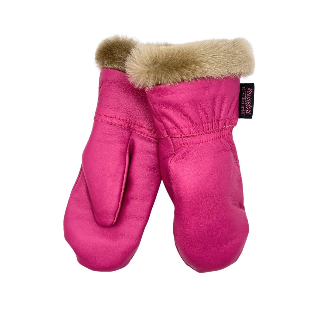 Käsinetorin fuksian väriset nahkarukkaset lammasturkisvuorilla lapsille