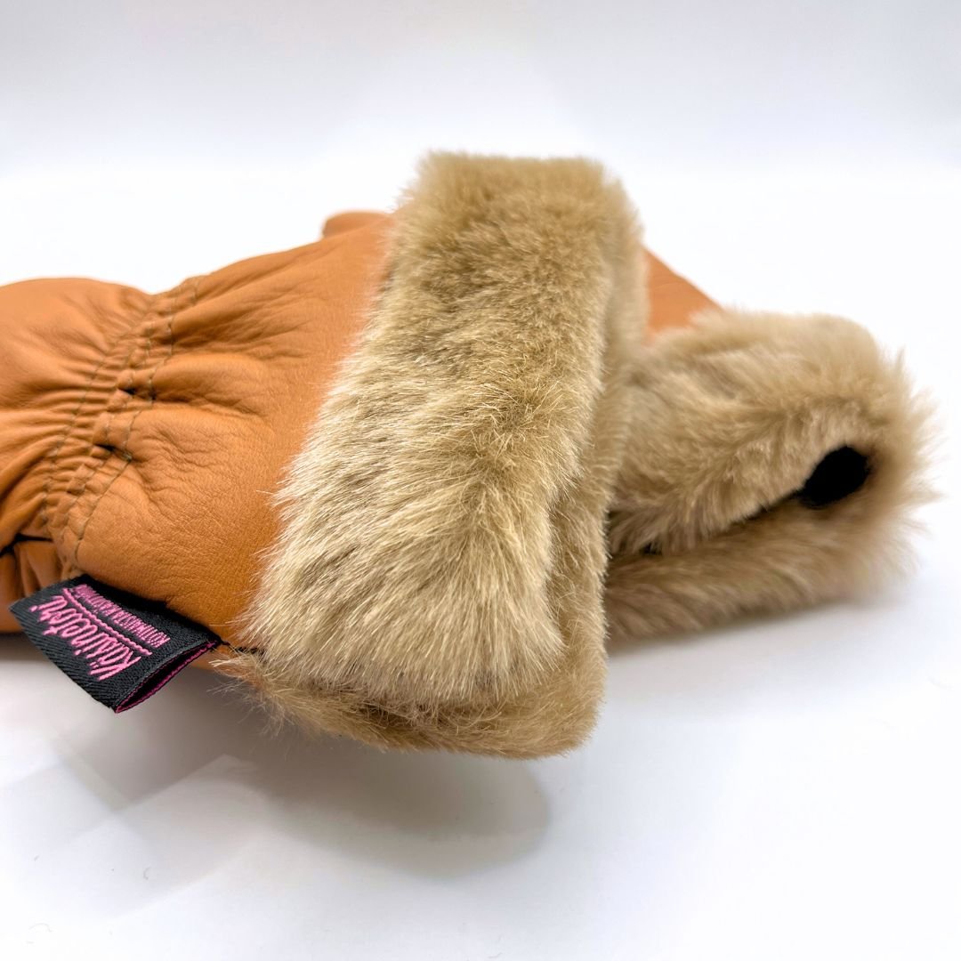 Konjakin väristen lasten nahkaturkisrukkasten karvareunus