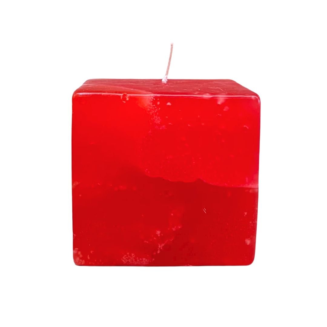 Kotimainen kuution muotoinen kynttilä marmoroidun punaisen värisenä
