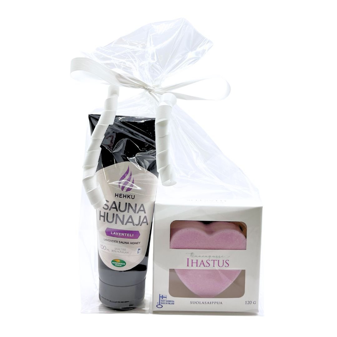 Kesälahja-lahjaidea-mökille-suolasaippua-kukka-saunahunaja-laventeli-Onnenpussi-Korpiahon_Hunaja-Käsinetori-paketti